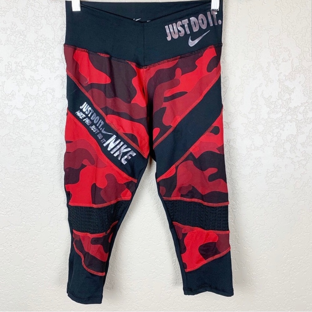Womens Nike workout pants. Size Large